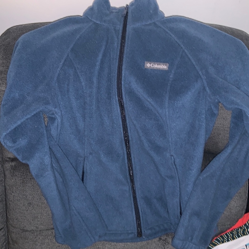 navy blue columbia jacket